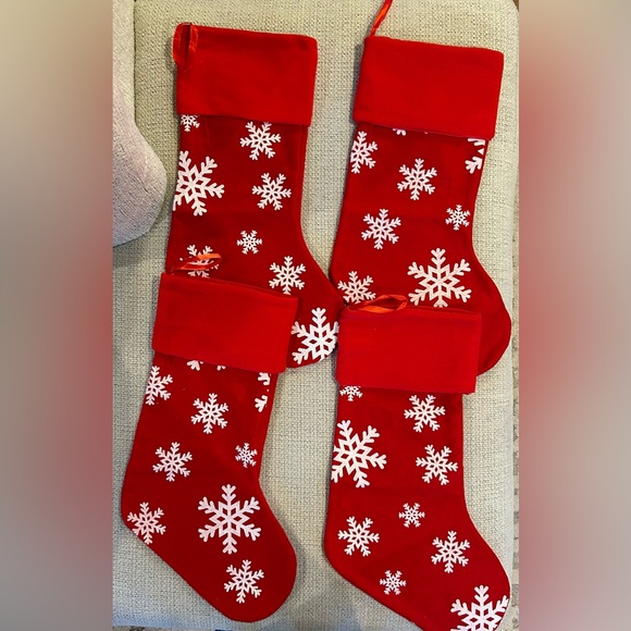 Christmas Stockings Set (4)- Red/White Snow Flakes-Great Condition 🎄 - Picture 2 of 2